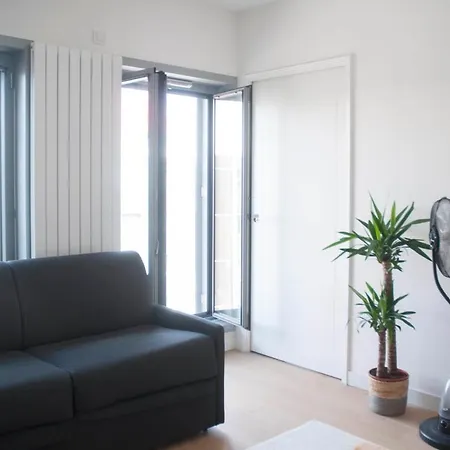 23 M For 2 With Montmartre View 파리