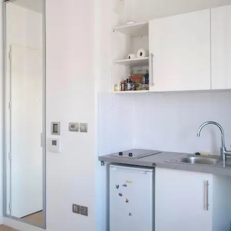아파트 23 M For 2 With Montmartre View